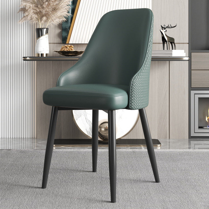 Chaise de salle à manger en cuir à dossier trapézoïdal moderne de luxe en acier au carbone pour salle à manger 