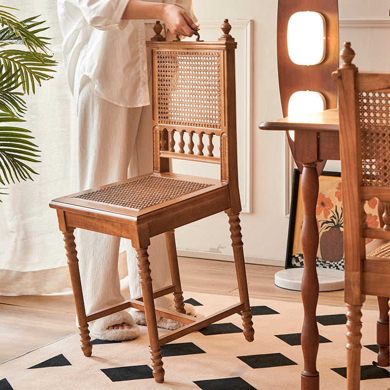 Chaise de salle à manger en bois massif vintage traditionnelle avec dossier en rotin pour salle à manger 