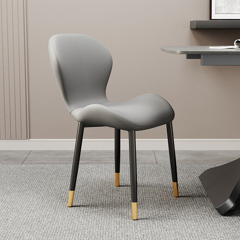 Respaldo de silla de comedor de acero al carbono de cuero con cojín trapezoidal de simplicidad moderna para comedor 