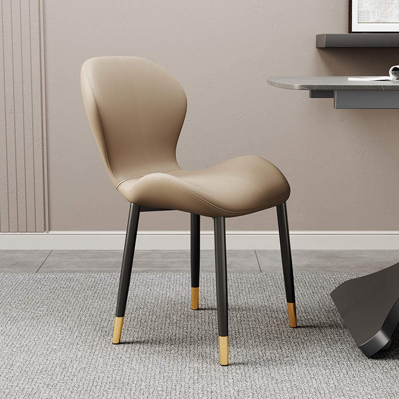 Respaldo de silla de comedor de acero al carbono de cuero con cojín trapezoidal de simplicidad moderna para comedor 