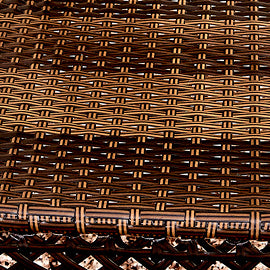 Chaise de salle à manger vintage traditionnelle en rotin annulaire avec dossier et accoudoirs pour salle à manger 