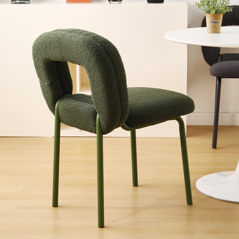 Moderner minimalistischer Donut-Quadrat-Lammwoll-Kohlenstoffstahl-Schminkhocker mit Rückenlehne für das Schlafzimmer 