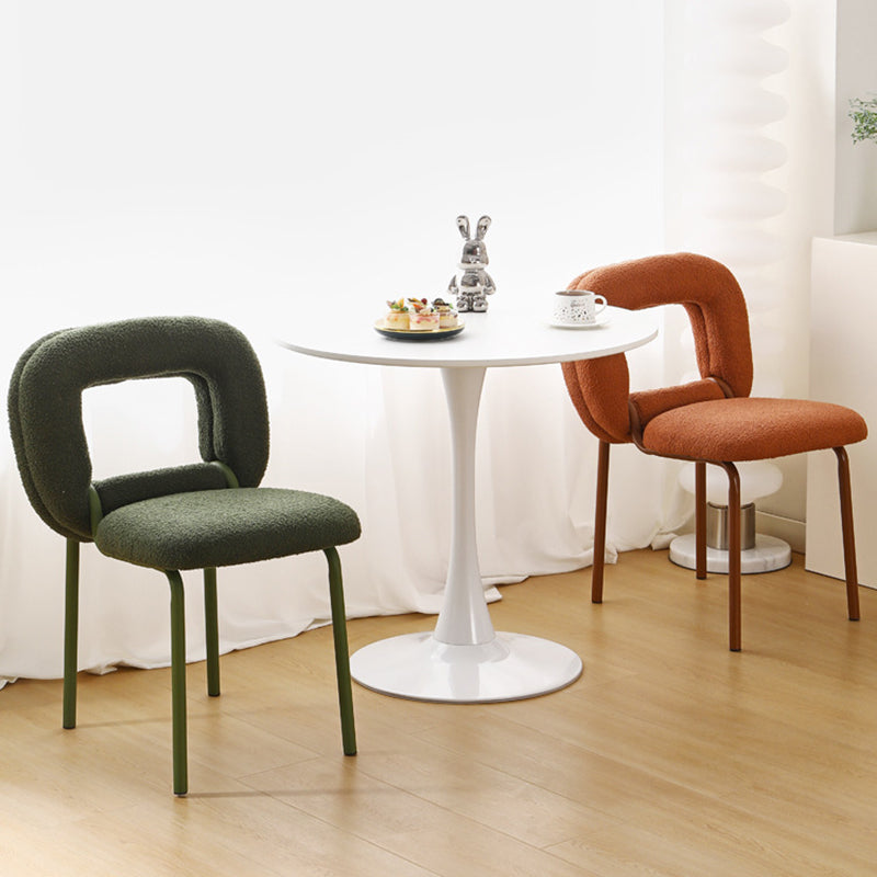 Moderner minimalistischer Donut-Quadrat-Lammwoll-Kohlenstoffstahl-Schminkhocker mit Rückenlehne für das Schlafzimmer 