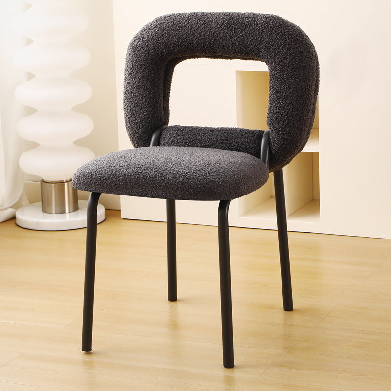 Moderner minimalistischer Donut-Quadrat-Lammwoll-Kohlenstoffstahl-Schminkhocker mit Rückenlehne für das Schlafzimmer 
