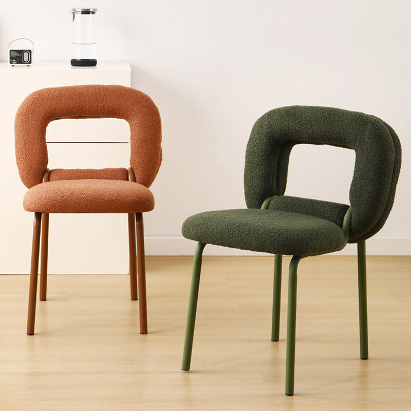 Moderner minimalistischer Donut-Quadrat-Lammwoll-Kohlenstoffstahl-Schminkhocker mit Rückenlehne für das Schlafzimmer 