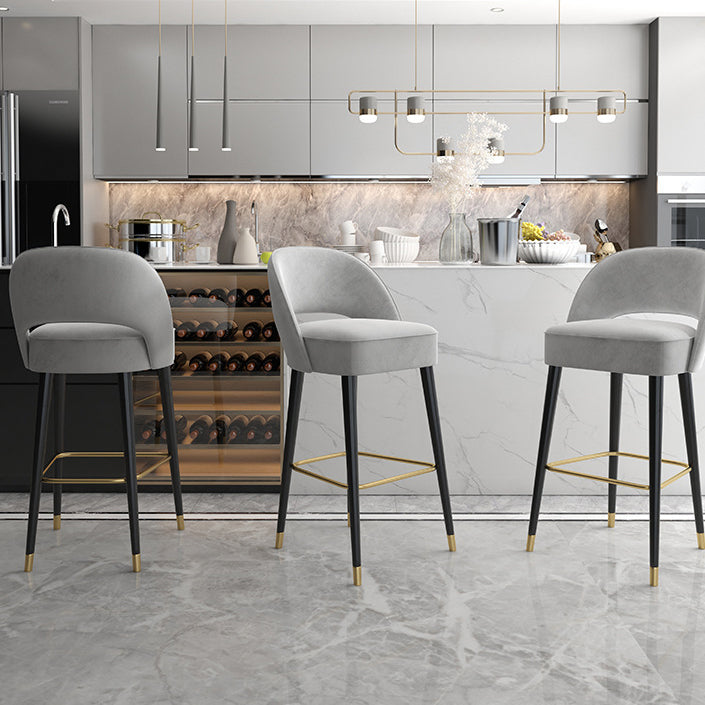Taburete de bar moderno y lujoso de espuma de alta resiliencia cuadrada con respaldo de metal para cocina 