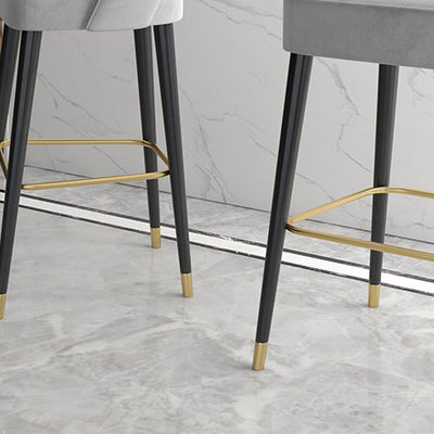 Taburete de bar moderno y lujoso de espuma de alta resiliencia cuadrada con respaldo de metal para cocina 