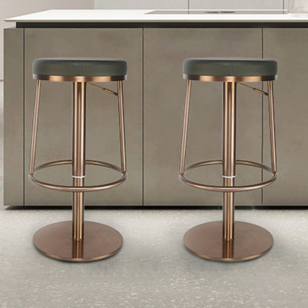 Taburete de bar moderno de lujo con cojín redondo de cuero y reposapiés de acero inoxidable para cocina 