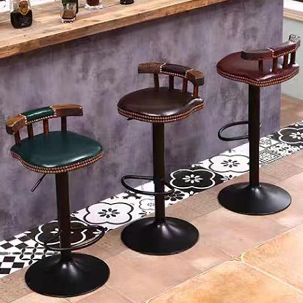 Moderner ovaler Barhocker im Shabby-Chic-Stil mit Rückenlehne aus geöltem Wachsleder, Massivholz und Eisen für das Esszimmer 