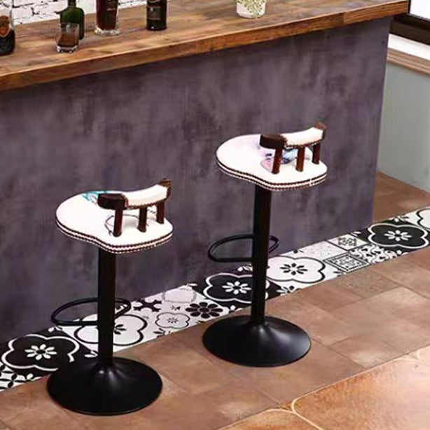 Moderner ovaler Barhocker im Shabby-Chic-Stil mit Rückenlehne aus geöltem Wachsleder, Massivholz und Eisen für das Esszimmer 