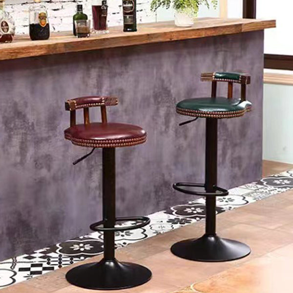 Moderner ovaler Barhocker im Shabby-Chic-Stil mit Rückenlehne aus geöltem Wachsleder, Massivholz und Eisen für das Esszimmer 