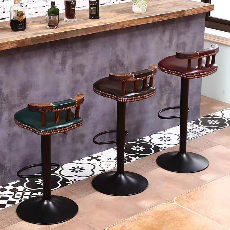 Moderner ovaler Barhocker im Shabby-Chic-Stil mit Rückenlehne aus geöltem Wachsleder, Massivholz und Eisen für das Esszimmer 