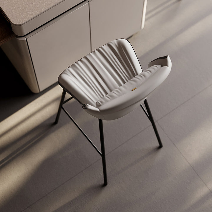 Taburete de bar moderno de lujo con cojín trapezoidal, cuero sintético, acero al carbono y respaldo para comedor 