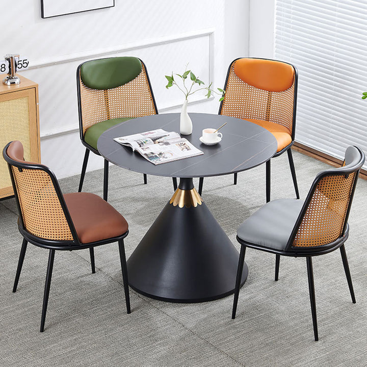Zeitgenössischer trapezförmiger Esszimmerstuhl im Coastal-Stil mit Rückenlehne aus Kunst-Nappaleder, Eisen und Schaumstoff für das Esszimmer 