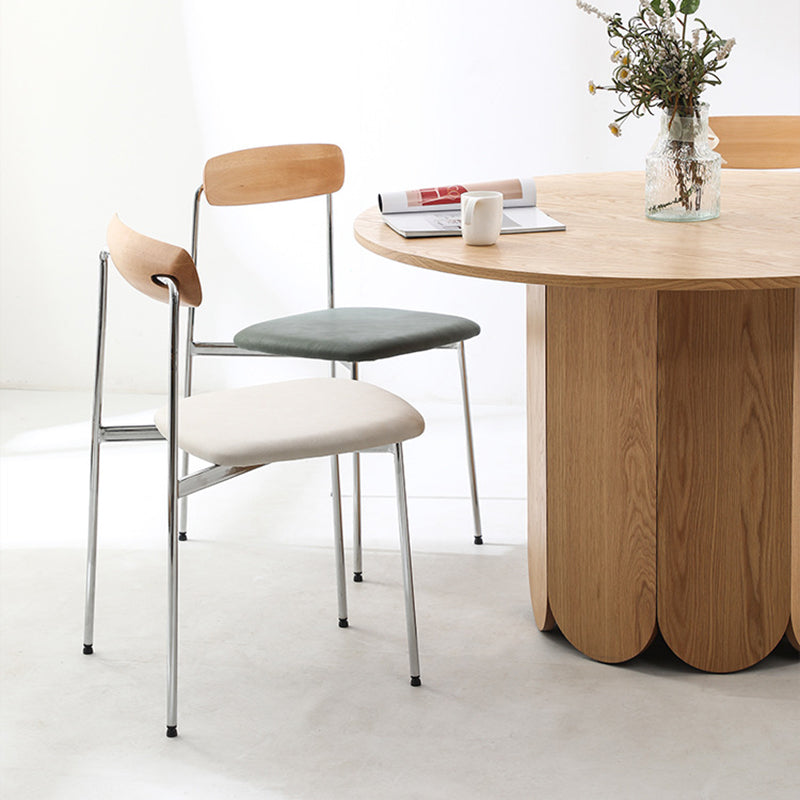 Chaise de salle à manger contemporaine en bois massif scandinave en acier inoxydable avec dossier carré en similicuir pour salle à manger 