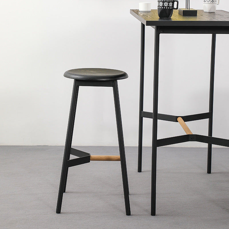 Moderner minimalistischer runder Barhocker aus MDF und Eisen für das Esszimmer 