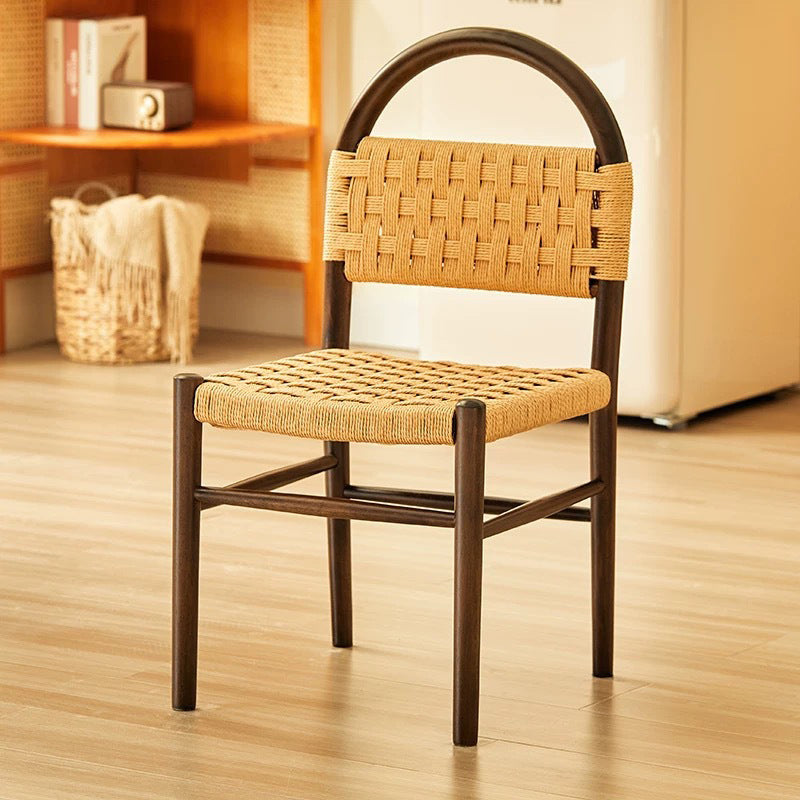 Moderner ovaler Esszimmerstuhl im Mid-Century-Stil mit halbhohler Rückenlehne aus Kautschukholz und Kraftseil für das Esszimmer 