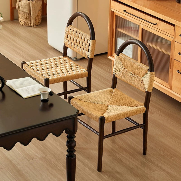 Moderner ovaler Esszimmerstuhl im Mid-Century-Stil mit halbhohler Rückenlehne aus Kautschukholz und Kraftseil für das Esszimmer 