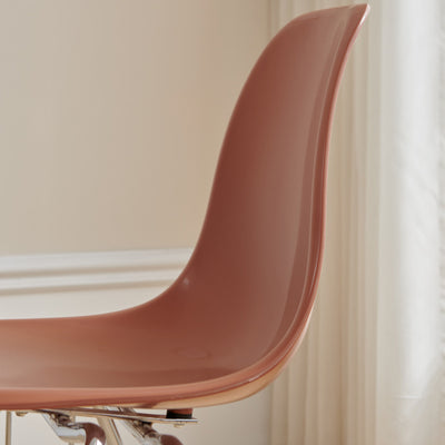 Modern Mid-Century Trapezoid Backrest Plastic Dining Chair With Iron Frame For Dining Room