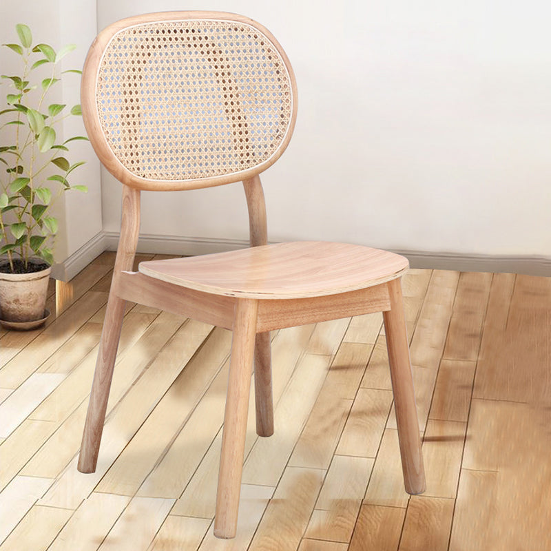 Zeitgenössischer nordischer rechteckiger Esszimmerstuhl mit Rückenlehne, aus massivem Gummibaumholz, Sperrholz und Rattan-Gewebe, ohne Armlehnen, für das Esszimmer 
