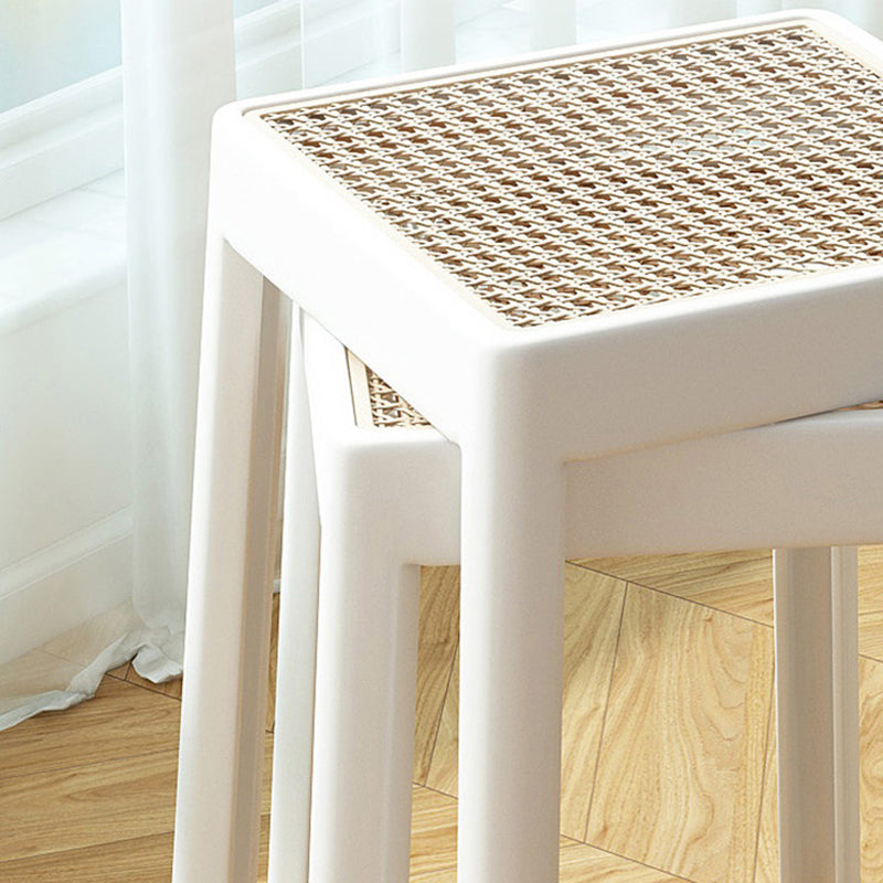 Moderno Minimalista Cuadrado Plástico PE Ratán Tejido Silla de Comedor Sin Respaldo Sin Brazos Para Comedor 