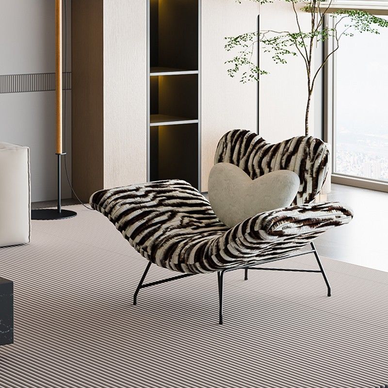 Moderner kreativer Akzentstuhl mit abnehmbarem herzförmigem Rückenlehnen-Design aus Eisen, Kunstangora, Schwamm und PP-Baumwolle, ohne Armlehnen, für das Wohnzimmer 