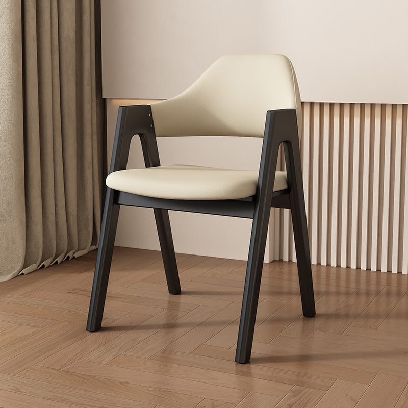 Chaise de salle à manger contemporaine scandinave en bois massif en forme de V avec dossier et accoudoirs en cuir microfibre et éponge 