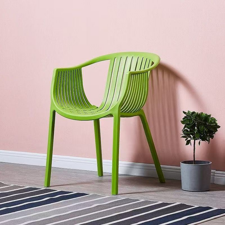 Moderner minimalistischer ergonomischer Bogenförmiger PP Stabiler Esszimmerstuhl Rückenlehne Armlehne Für Esszimmer 