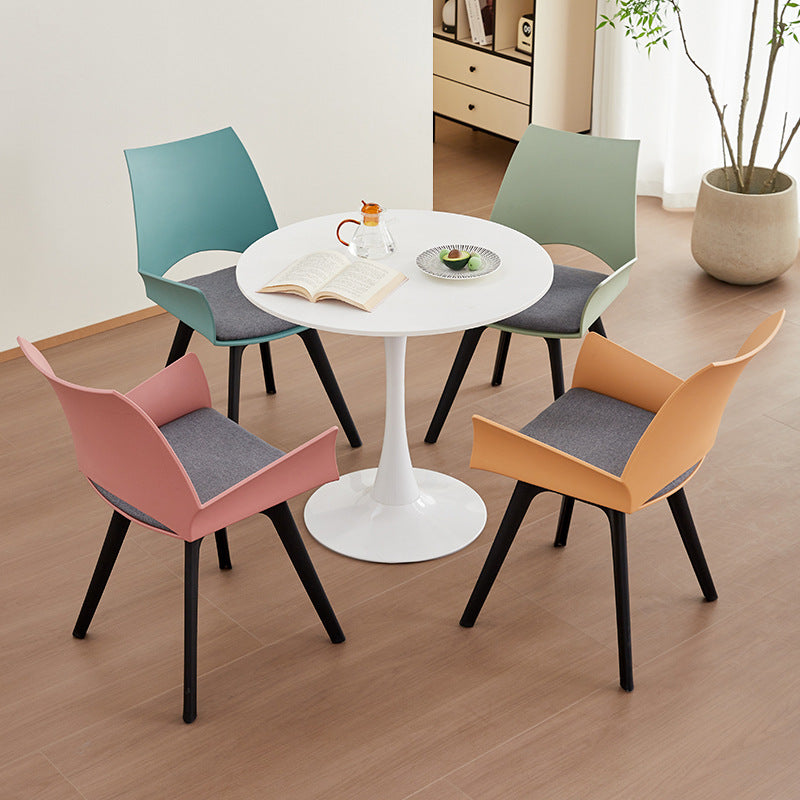 Zeitgenössischer industrieller trapezförmiger Kunststoff-Kohlenstoffstahl-Stoff-Schwamm-Drehbarer Ergonomischer Schreibtischstuhl Rückenlehne Armlehne für Home Office 