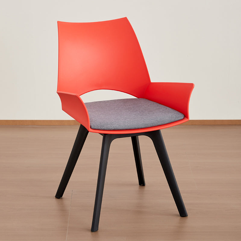 Zeitgenössischer industrieller trapezförmiger Kunststoff-Kohlenstoffstahl-Stoff-Schwamm-Drehbarer Ergonomischer Schreibtischstuhl Rückenlehne Armlehne für Home Office 