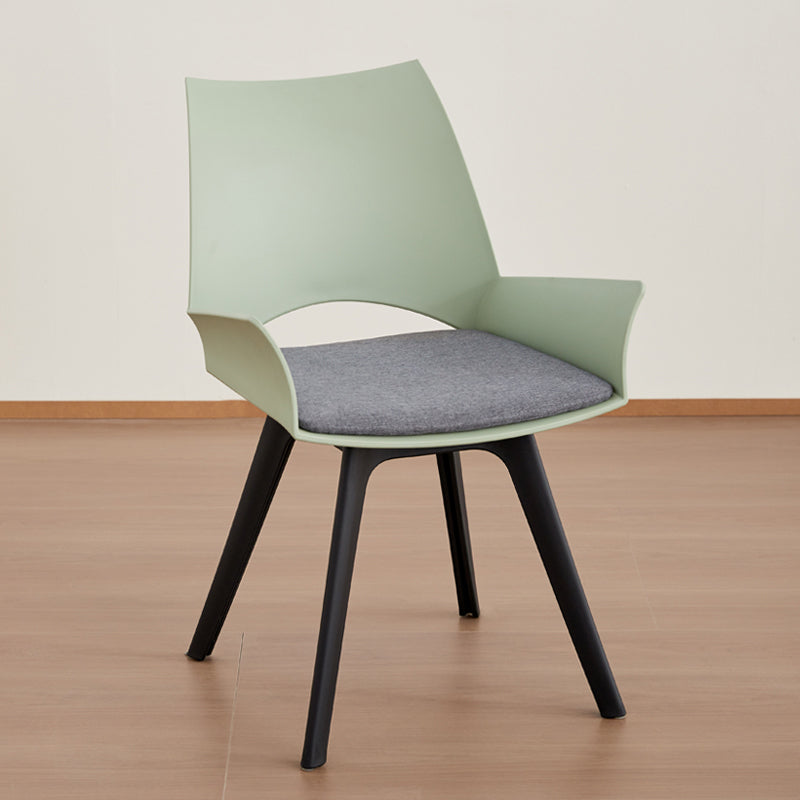 Zeitgenössischer industrieller trapezförmiger Kunststoff-Kohlenstoffstahl-Stoff-Schwamm-Drehbarer Ergonomischer Schreibtischstuhl Rückenlehne Armlehne für Home Office 