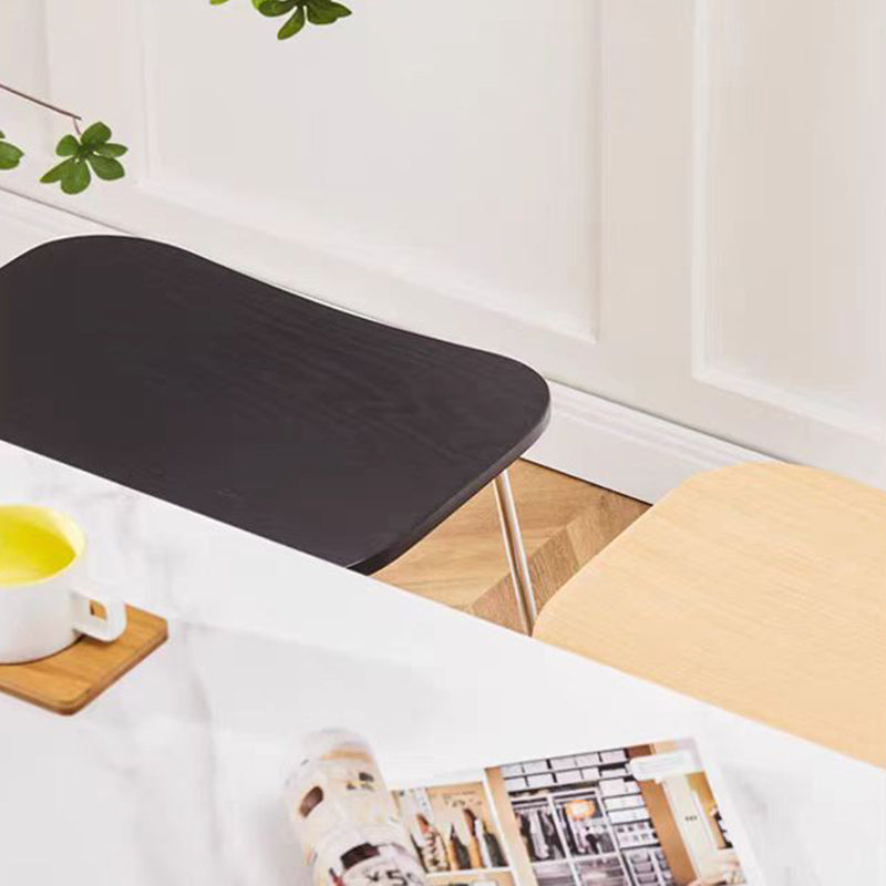 Tabouret de bar rectangulaire en bois et fer scandinave contemporain sans accoudoirs pour salle à manger et cuisine 