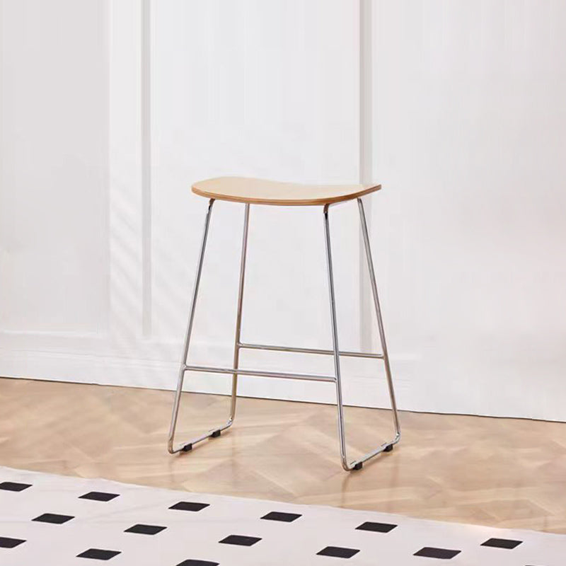 Tabouret de bar rectangulaire en bois et fer scandinave contemporain sans accoudoirs pour salle à manger et cuisine 