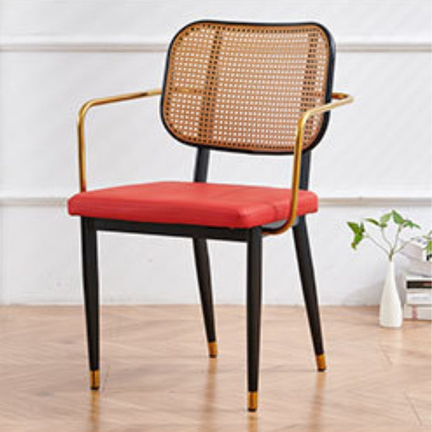 Chaise de salle à manger en cuir PU découpé moderne de luxe avec dossier en métal et rotin en bambou 