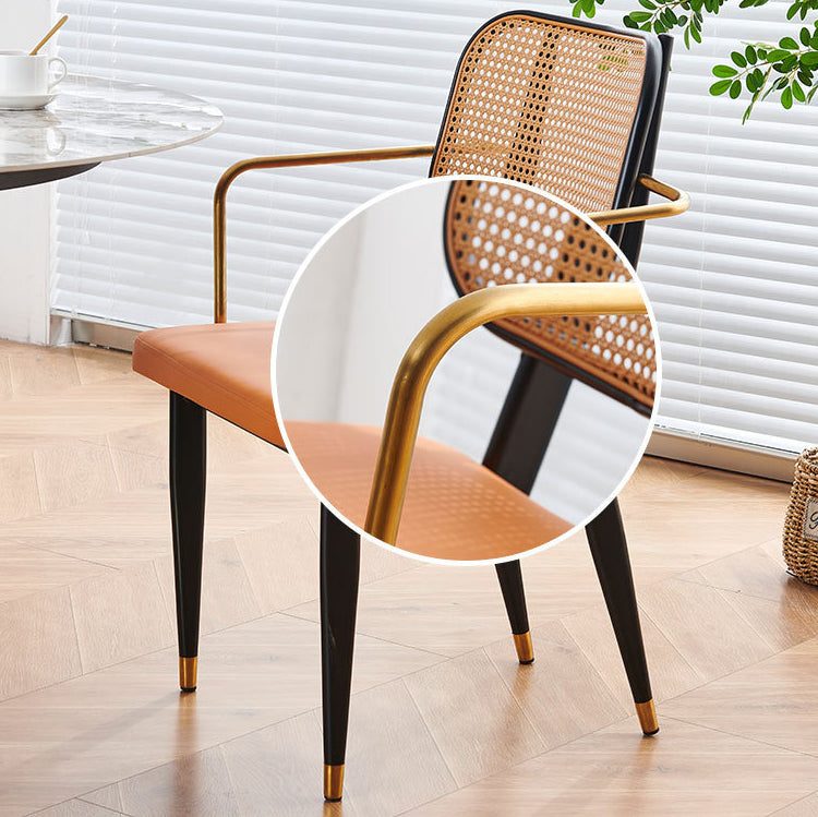 Chaise de salle à manger en cuir PU découpé moderne de luxe avec dossier en métal et rotin en bambou 