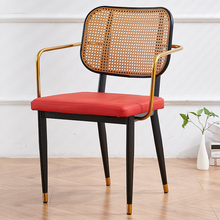 Chaise de salle à manger en cuir PU découpé moderne de luxe avec dossier en métal et rotin en bambou 