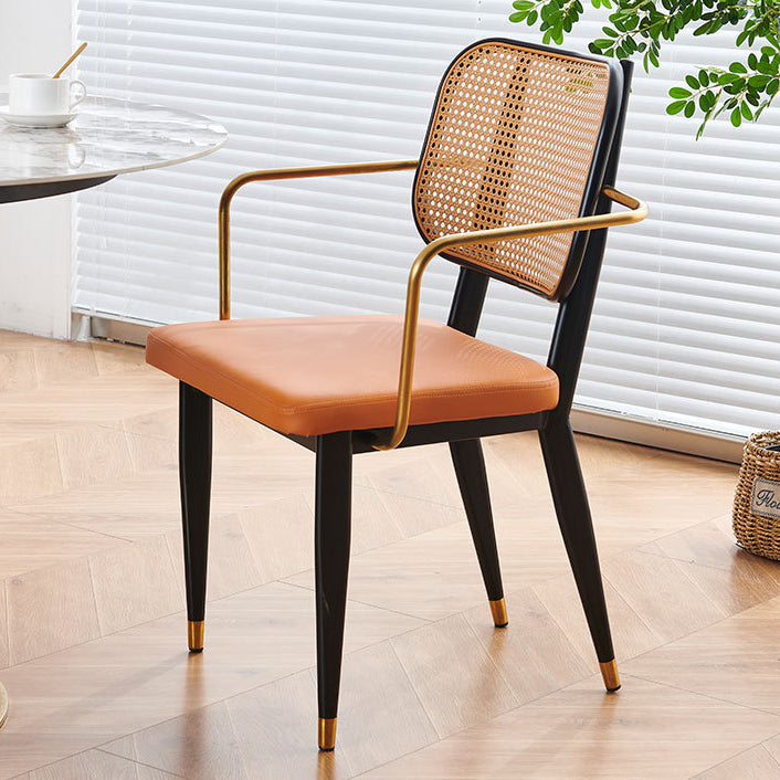 Chaise de salle à manger en cuir PU découpé moderne de luxe avec dossier en métal et rotin en bambou 