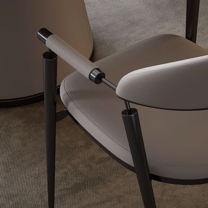 Chaise de salle à manger moderne de luxe carrée demi-ronde cylindre en faux cuir inoxydable avec dossier et accoudoirs 