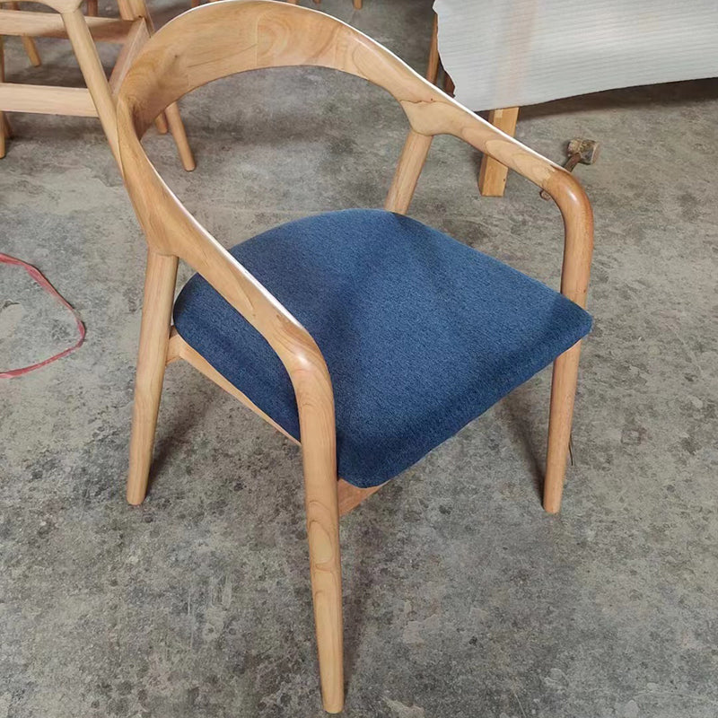 Traditioneller chinesischer gebogener quadratischer Lederstuhl aus Massivholz mit Rückenlehne und Armlehne für das Esszimmer 