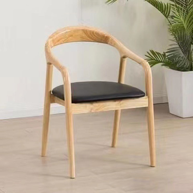 Traditioneller chinesischer gebogener quadratischer Lederstuhl aus Massivholz mit Rückenlehne und Armlehne für das Esszimmer 