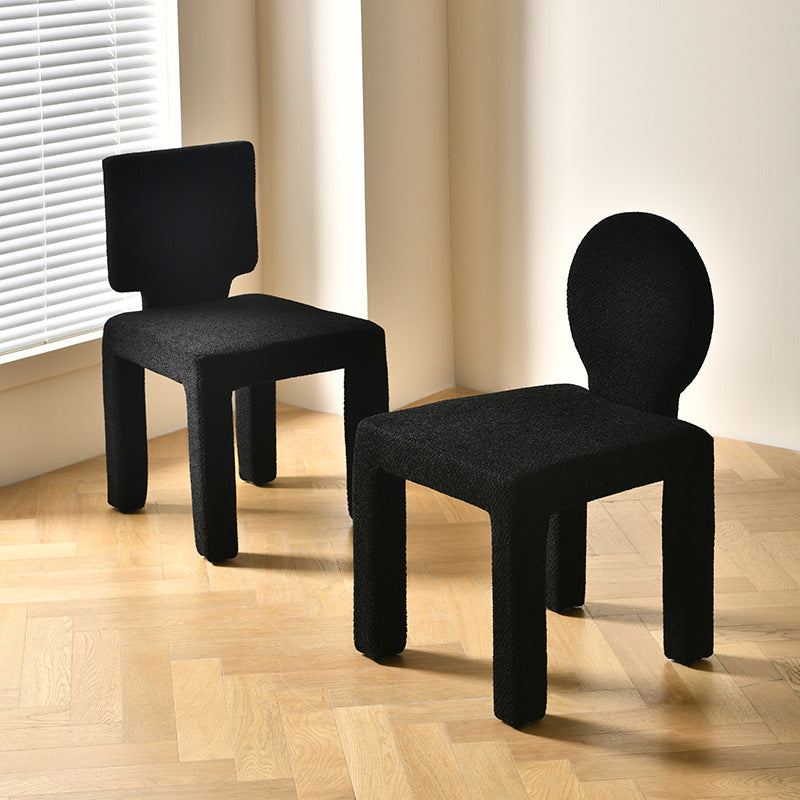 Zeitgenössischer skandinavischer quadratischer runder dreieckiger Teddy-Samt-Holz-Esszimmerstuhl mit Rückenlehne für das Esszimmer 