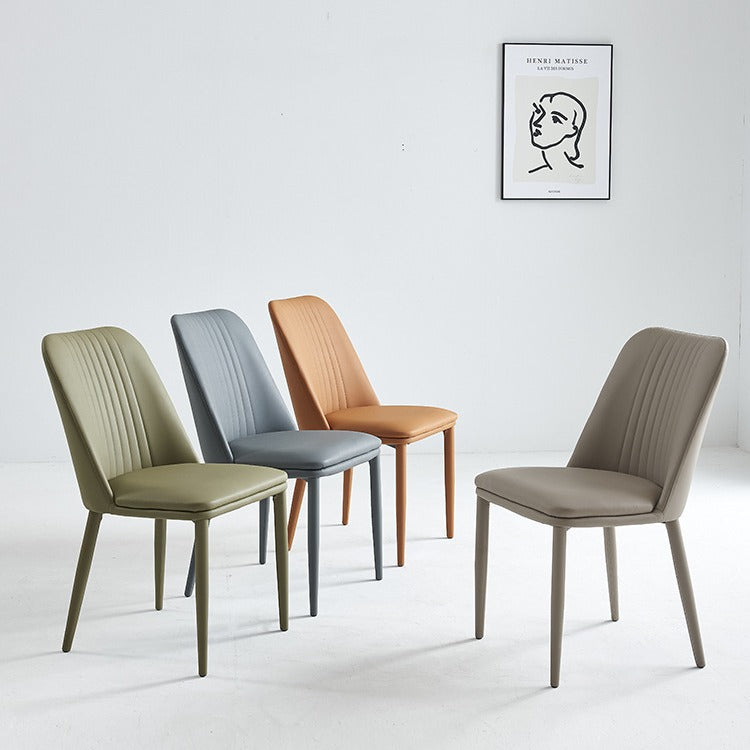 Moderner minimalistischer rechteckiger Stuhl mit abgenutztem Leder und Kohlenstoffstahl-Rückenlehne für das Esszimmer 