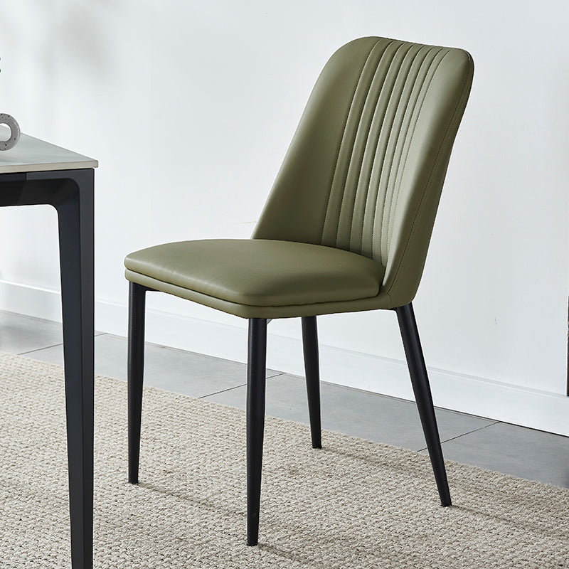 Moderner minimalistischer rechteckiger Stuhl mit abgenutztem Leder und Kohlenstoffstahl-Rückenlehne für das Esszimmer 