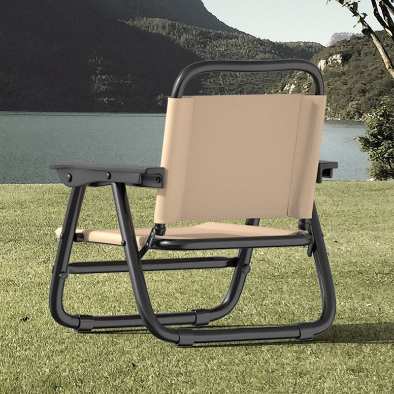 Chaise à dossier et accoudoirs en tube d&