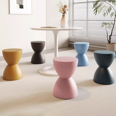 Moderner minimalistischer Sanduhr-förmiger runder Kunststoffstuhl ohne Rückenlehne für das Wohnzimmer 