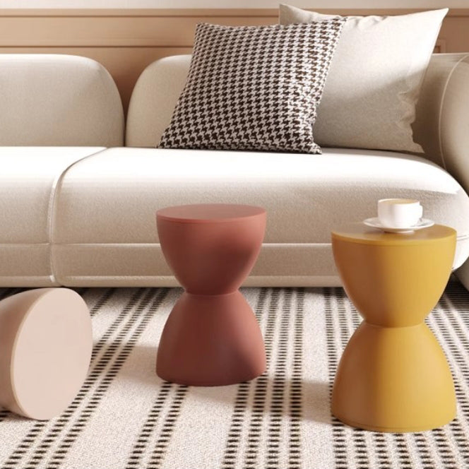 Chaise en plastique ronde en forme de sablier minimaliste moderne sans dossier pour salon 