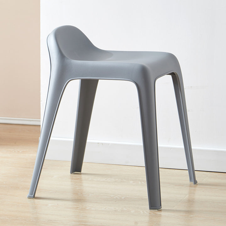 Chaise en plastique courbée carrée minimaliste moderne pour salon 