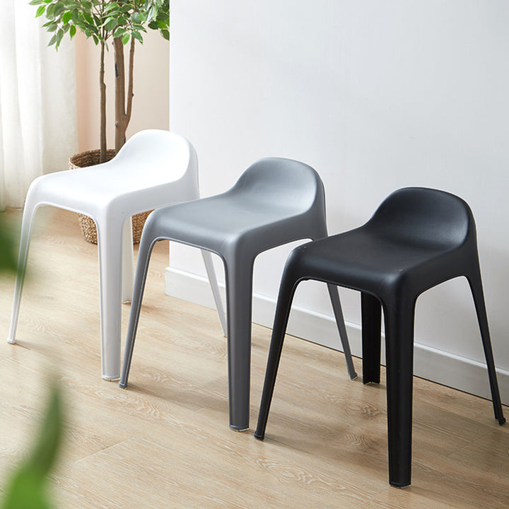 Chaise en plastique courbée carrée minimaliste moderne pour salon 