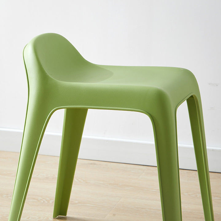 Chaise en plastique courbée carrée minimaliste moderne pour salon 