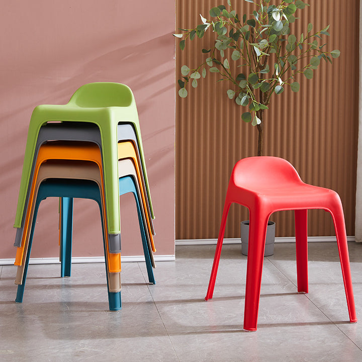 Chaise en plastique courbée carrée minimaliste moderne pour salon 